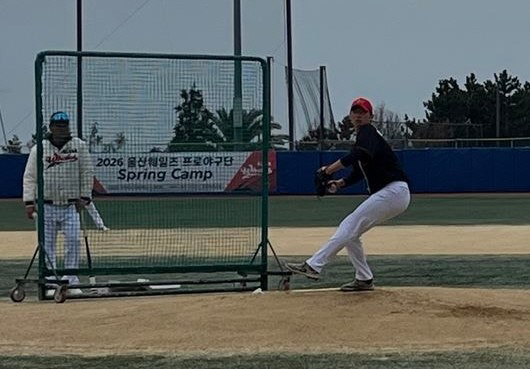 '벌써 146km' 두산 방출 1m95 장신투수, 웨일즈 첫 피칭 압도적…