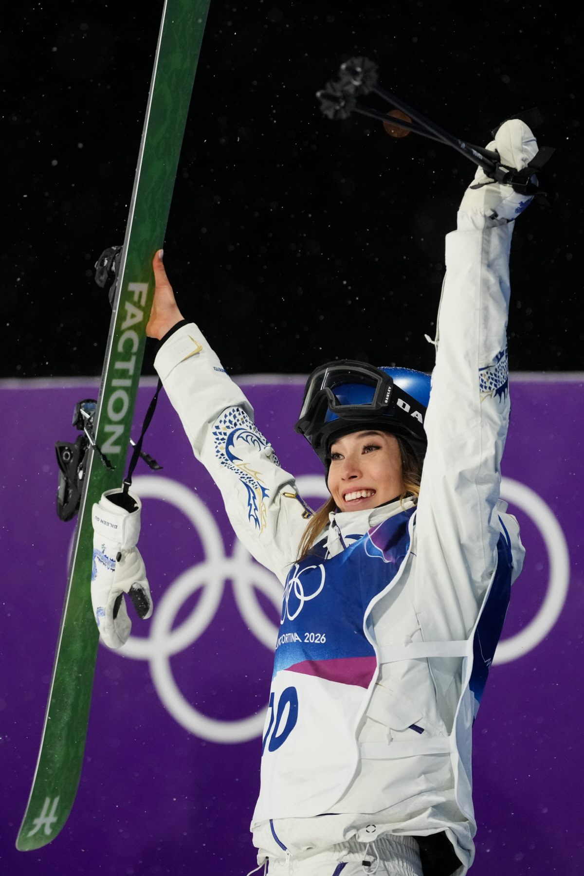 "돈 떨어져서 왔어?" '미국 버리고 中 귀화' 구아이링 또또 은메달…중…