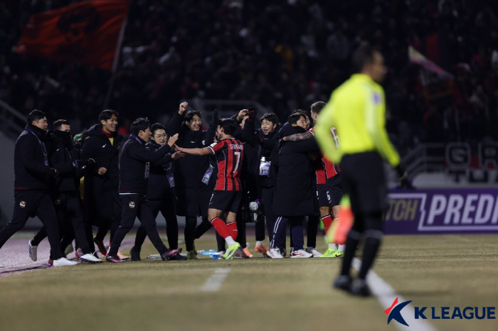 '충격의 후반 추가 시간' FC서울 다 잡았던 승리 놓쳤다…日 히로시마와…