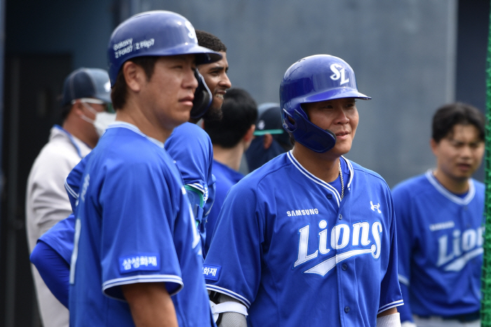 "화내지 않고 잘 따라왔다" 벼랑 끝 예비 FA, 6세 연하 비 프로 출신 일본인 스승을 찾아간 진짜 이유[무로이칼럼]