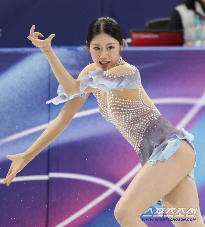 [밀라노 LIVE]'첫 올림픽→클린 연기' 이해인 '시즌 베스트' 70.07점 기록…신지아와 프리 프로그램 '동반 진출!'