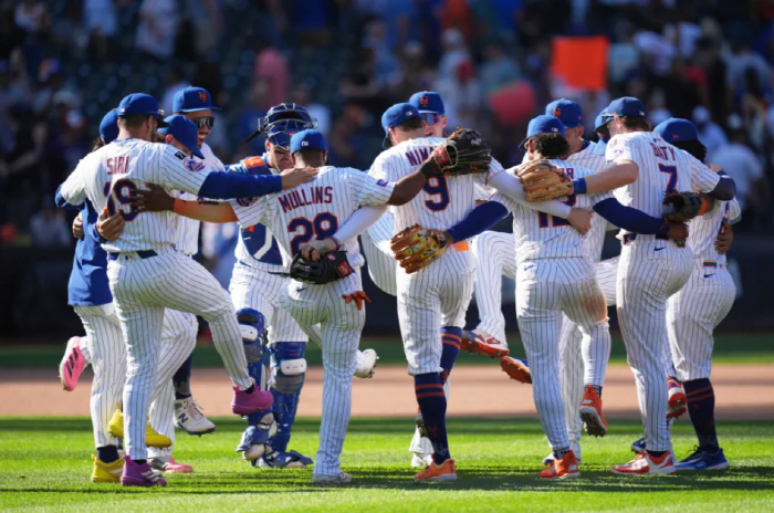 '반백년 무관+유일한 WS 미진출' 오명, 이번엔 털어내나…악몽 종지부 …