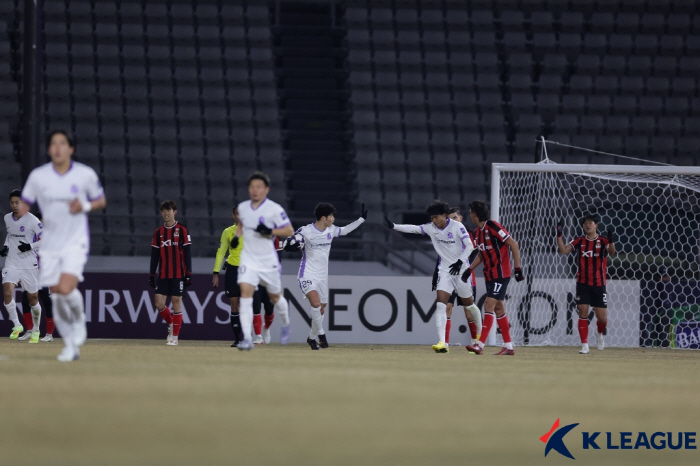 "K리그의 눈물" 일본은 커녕 동남아에도 밀린 현실…서울-강원-울산 중 …