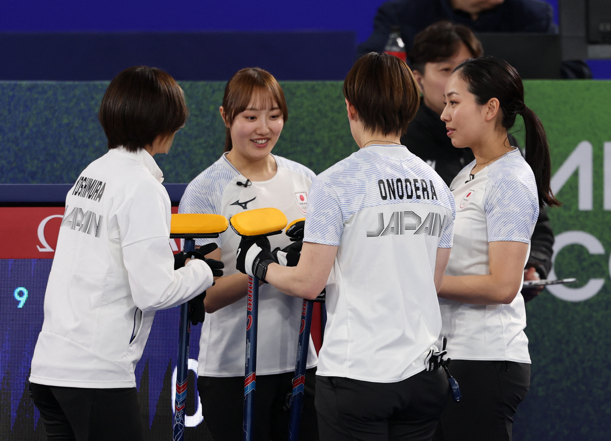 "사상 최강 일본" 메달 레이스 '최악 결과'도 있다..."조기 탈락 확…