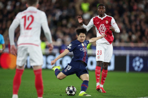 '슈퍼 조커' 이강인 또 후반 21분 교체 출전, PSG 두에 '2골 3골 관여' 원맨쇼 평점 9.9점 폭발.. 모나코에 3-2 역전승 UCL 16강 성큼