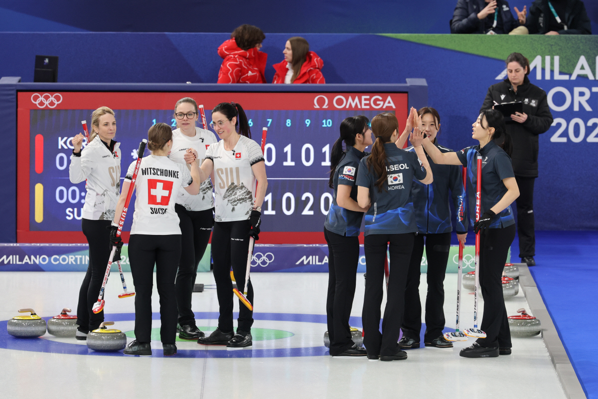 '도파민지' 김민지 "후공 이점 실패, 남은 2경기 다 이겨야" 스위스 …