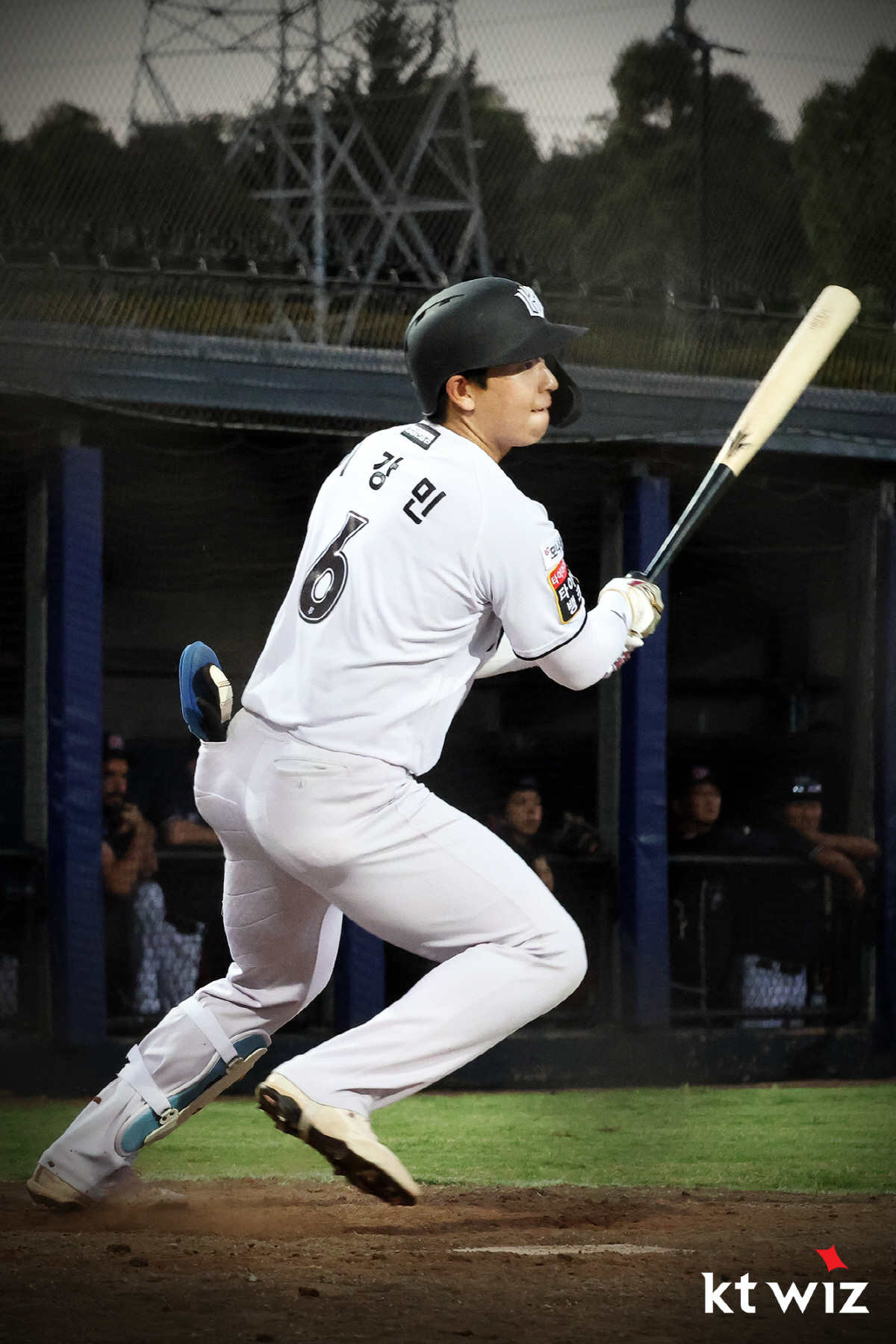 19세 신인 듀오 진짜 일내나? '홈런+멀티히트' 타격도 매서운 유격수 …