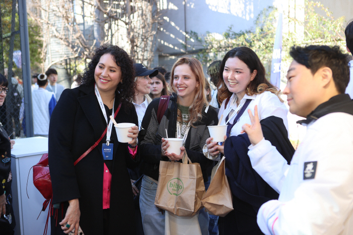 '큰손' 노희영 코리아하우스 단장 "韓명절 설 문화, 세계인과 나눌 수 있어 큰 의미"[밀라노 스토리]