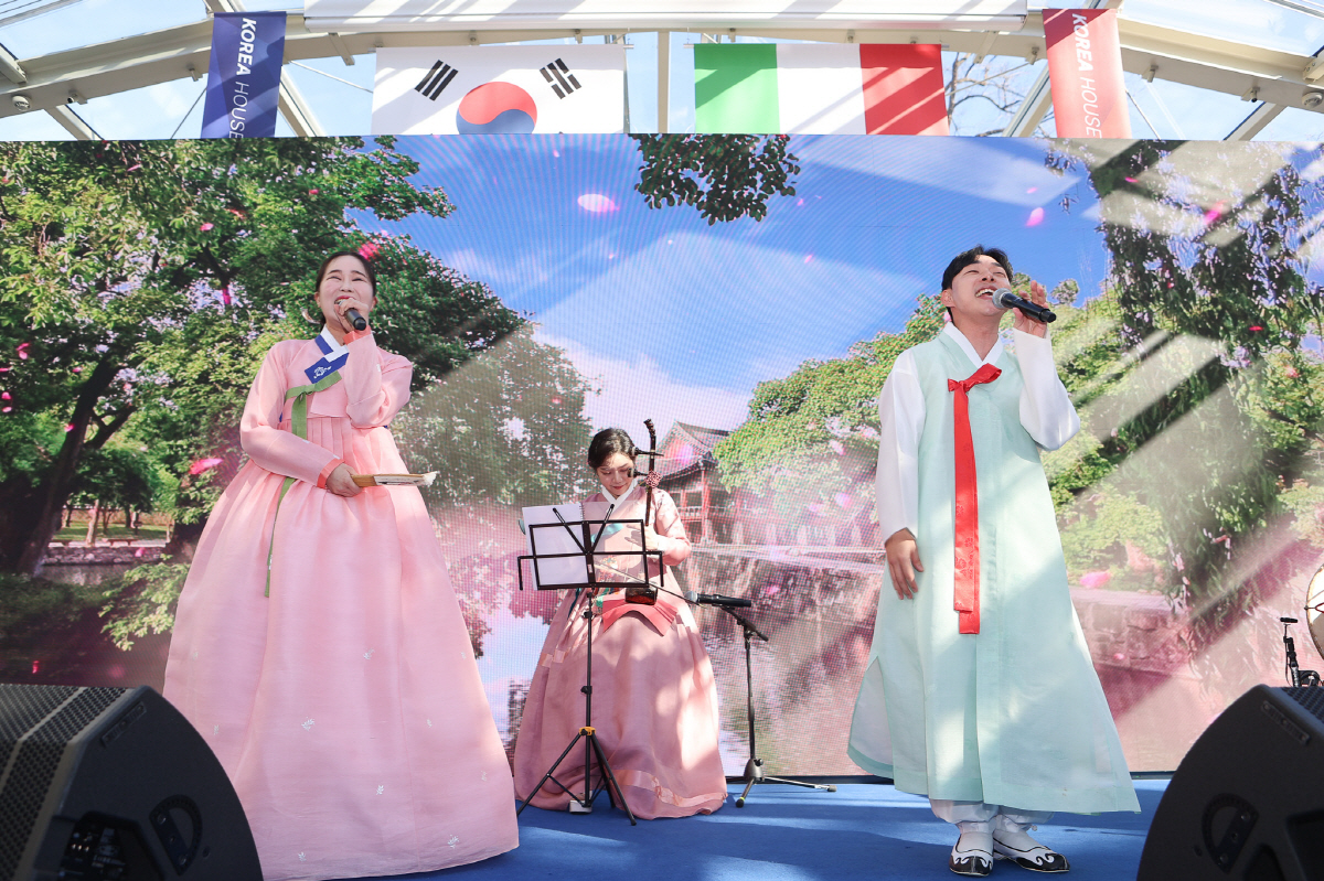 '큰손' 노희영 코리아하우스 단장 "韓명절 설 문화, 세계인과 나눌 수 …