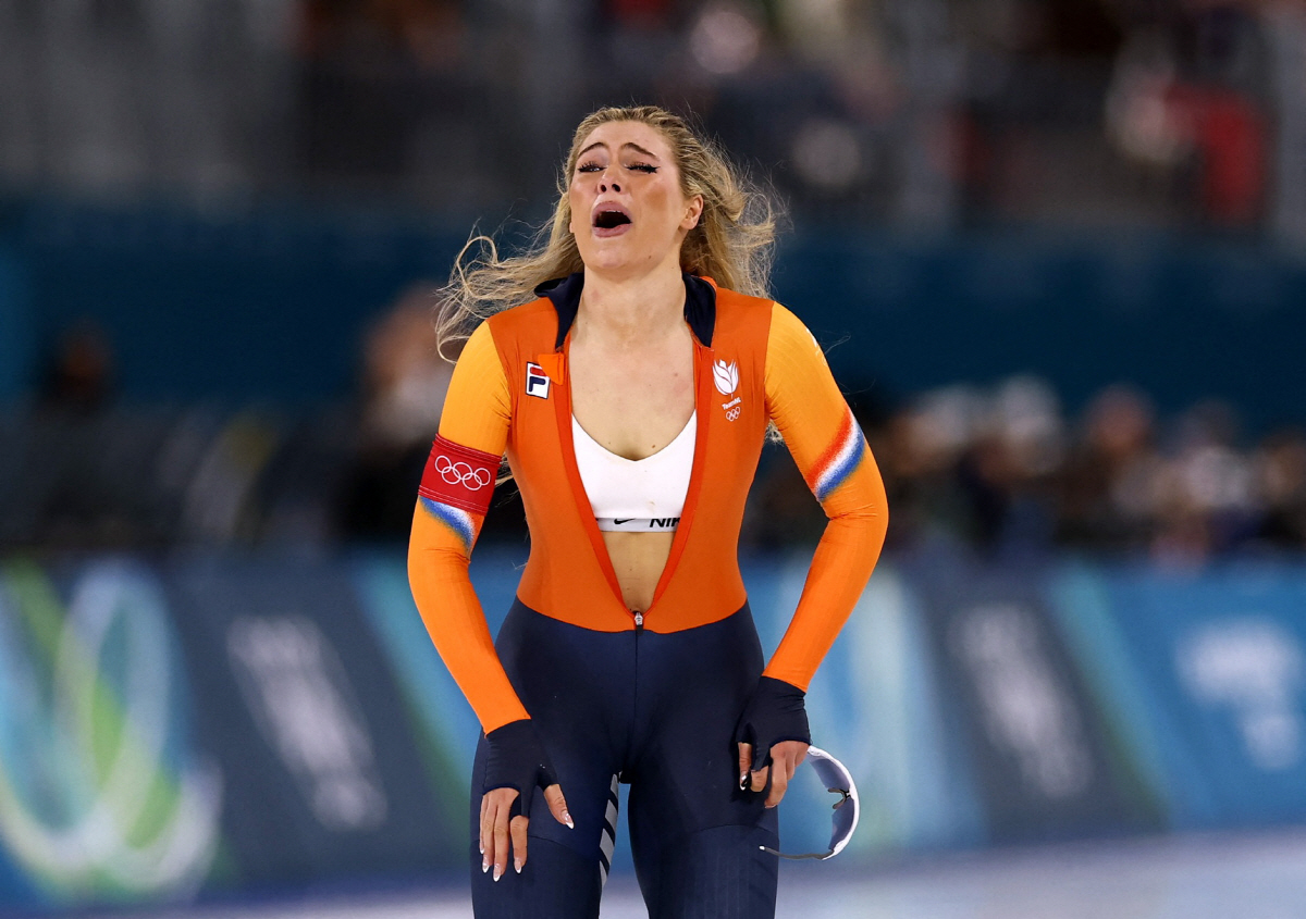 "지퍼 한번 내렸는데 100만달러" '네덜란드 빙속 슈퍼베이비'의 스포츠…