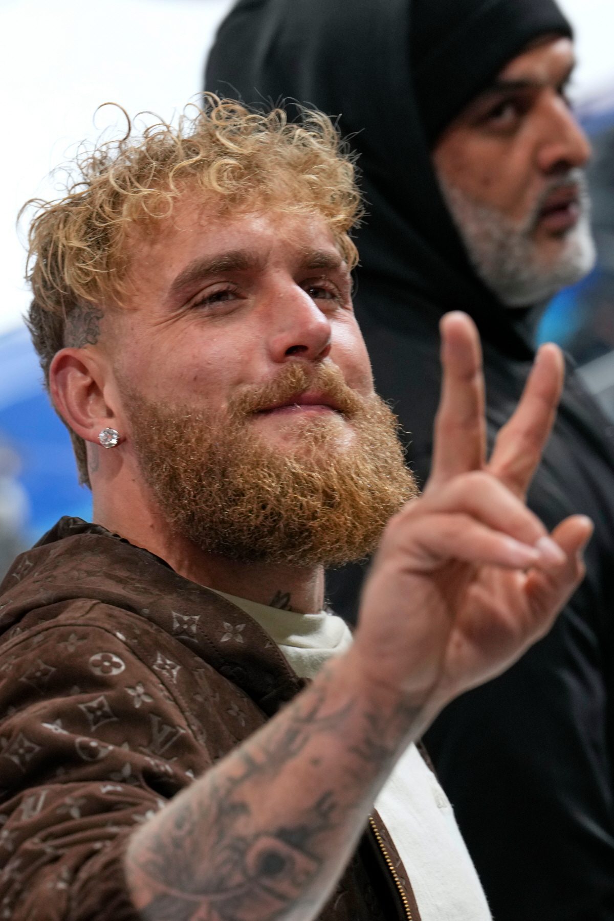 "지퍼 한번 내렸는데 100만달러" '네덜란드 빙속 슈퍼베이비'의 스포츠…