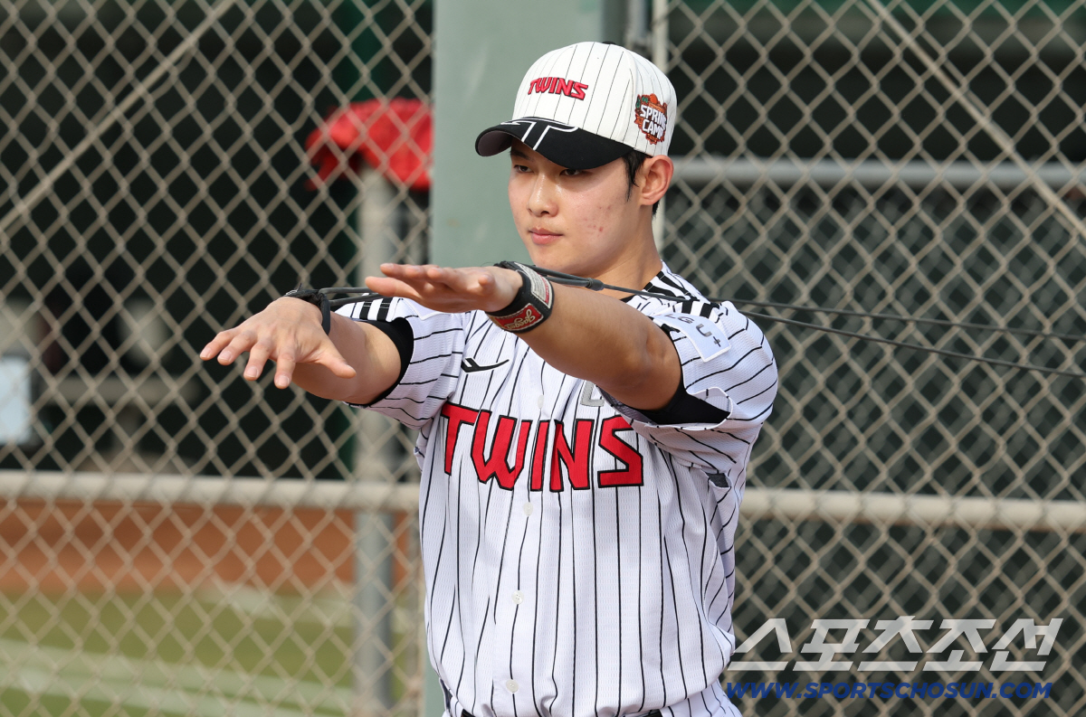 '1군 살아남기' 달성한 157km 1라운드 신인 →올해 3가지 목표. …