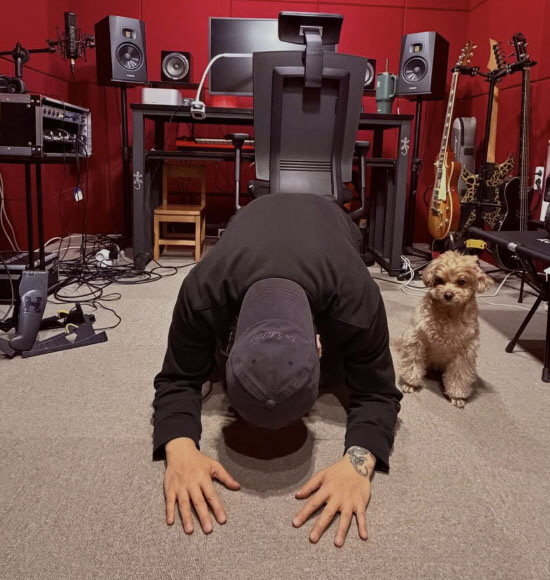 '암 완치' 윤도현, 공연 연기 후 직접 등판 "저 너무나 건강합니다"