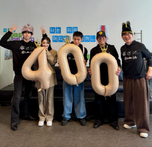 [공식] '왕의 남자'·'좀비딸'보다도 빠르다..'왕과 사는 남자' 400만 관객 돌파