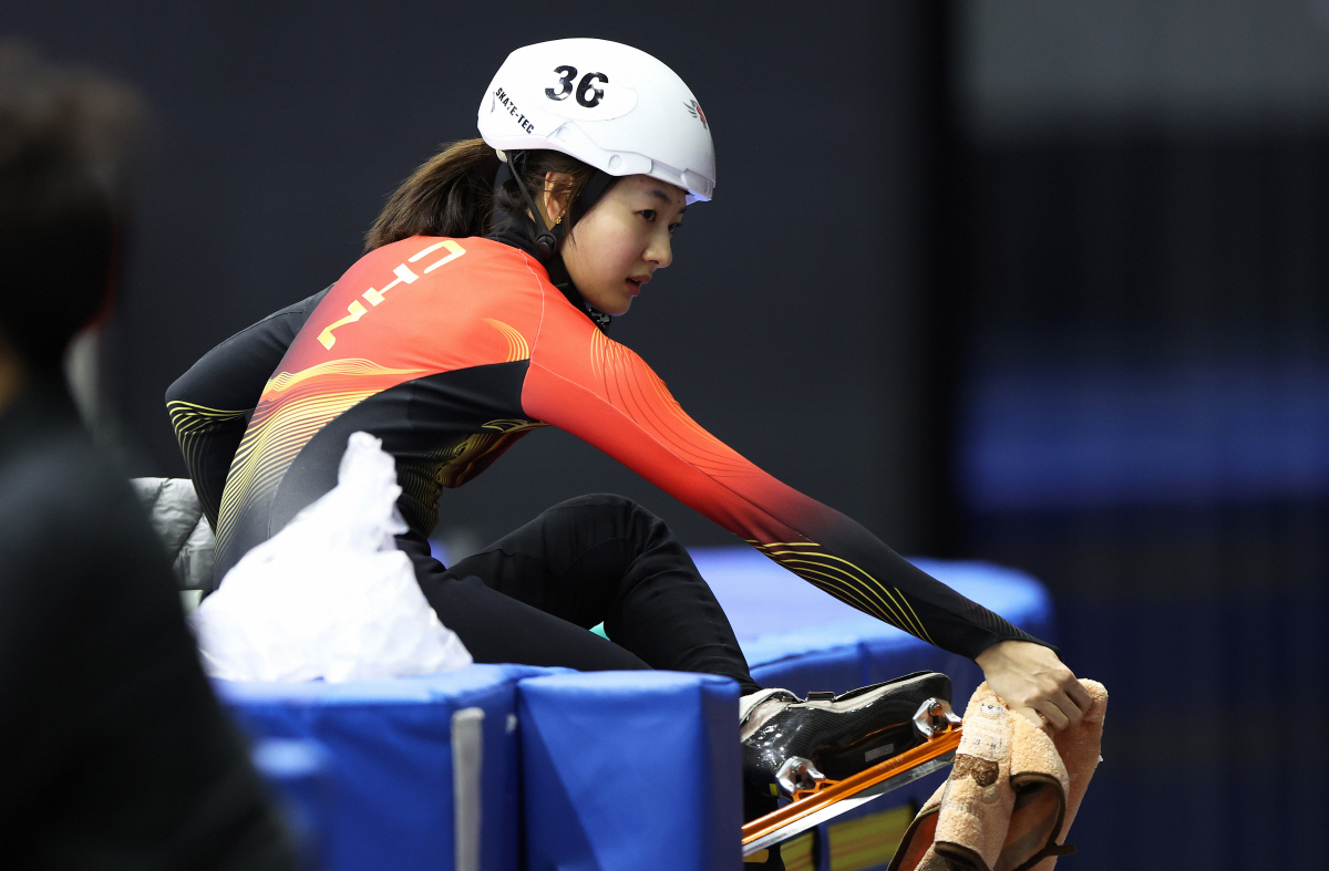 [밀라노 현장]한국 경쟁자도 안 된다, '홈 어드밴티지' 없으니 바닥 없…