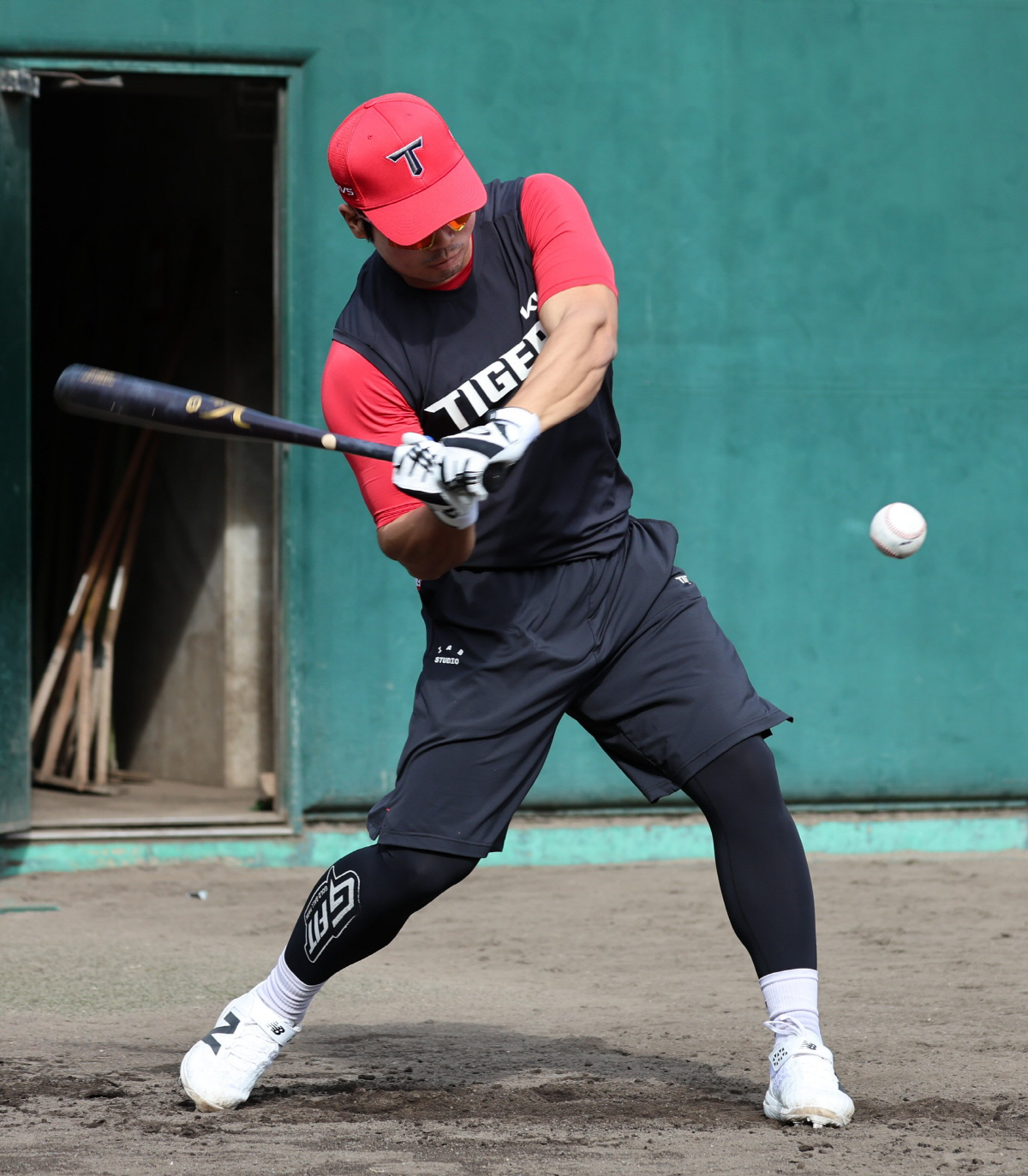 '파워 1등' KIA에 이런 거포가, 드디어 데뷔하나…"몸은 안현민, 경…