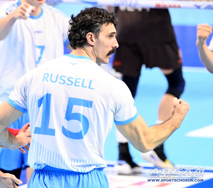 '미운오리' 그선수 맞아? → 알고보니 비밀무기…'이든 인생경기' 대한항공, OK저축은행 잡고 선두 맹추격 [인천리뷰]