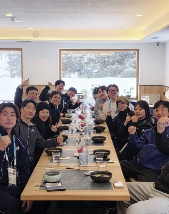 "최가온 金에 눈물 뚝뚝" '스키여제' 울보 총장님이 설날 선수단에 공수…