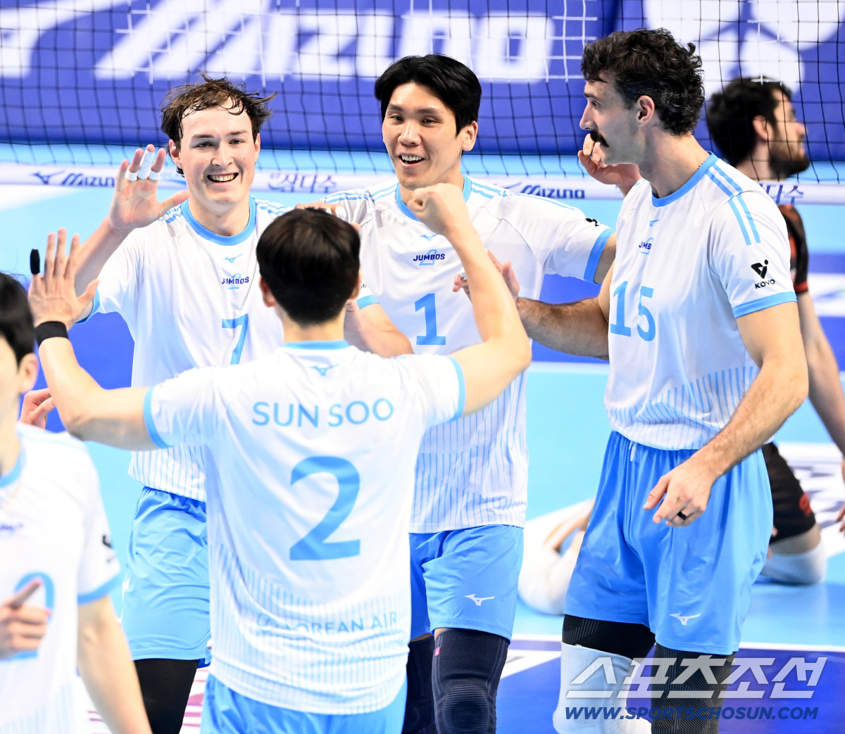 "나도 깜짝 놀랐다" 연막작전 아니었네? '13득점' 승리 이끈 맹활약 …