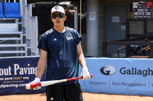 '2026 두산 주전 좌익수는 나다!' 김민석, 이영하 150km 강속구 받아쳐 1회초 선두 초구 홈런 [시드니 현장]
