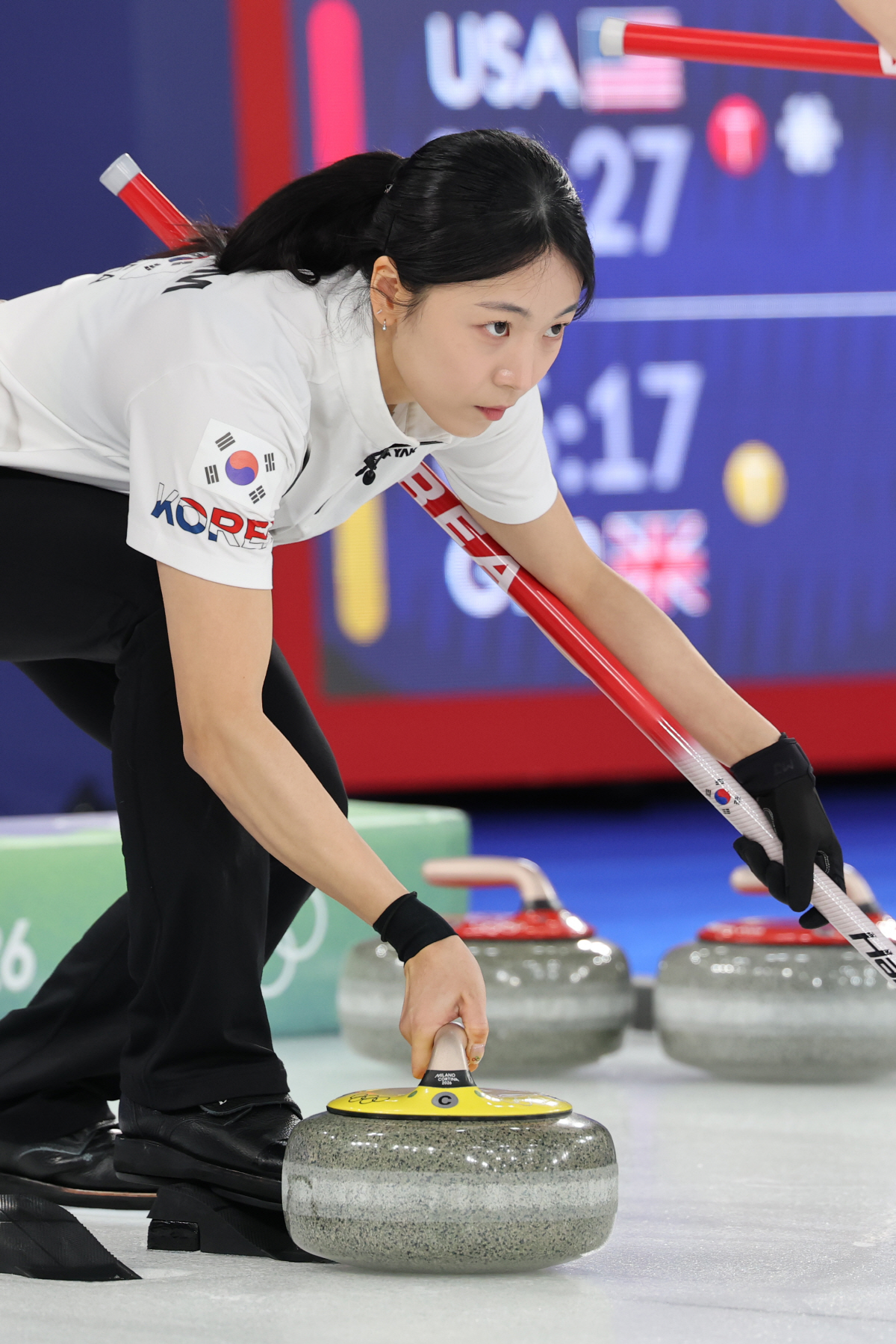 "4강 보인다!" 韓 여자 컬링 공동 3위 등극, '강호' 스웨덴에 8-…