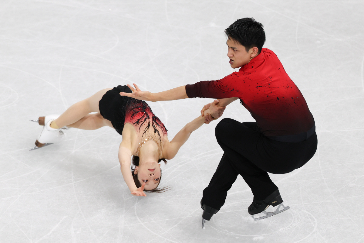 "너네 사귀지? 솔직히 말해" 日도 시선 집중!...벼랑 끝 대역전극 성…