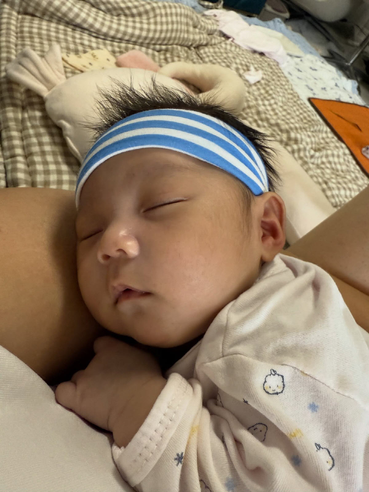 KCM, 6주 일찍 태어난 子 육아 쉽지 않네...퀭한 얼굴 "졸리고, …