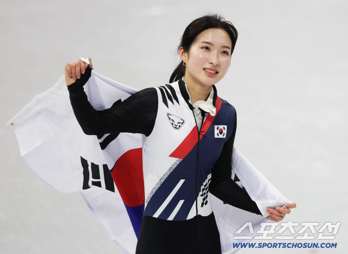 '스타 탄생!' 아찔했던 충돌→개인전 메달→계주 마지막 추월까지...김길…