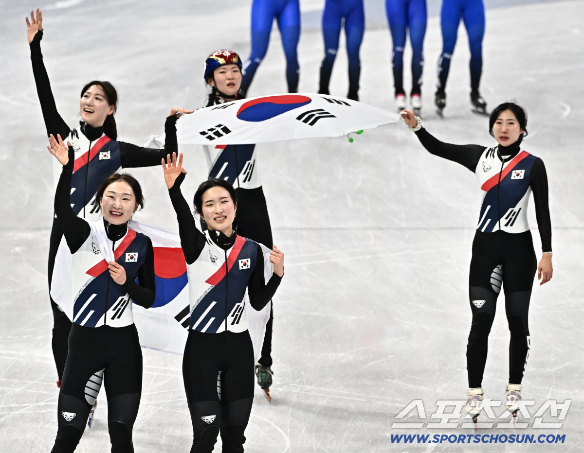 "제가 해냈어요" 억까 딛고 '기쁨의 눈물' 흘린 '新 쇼트트랙 여제' …