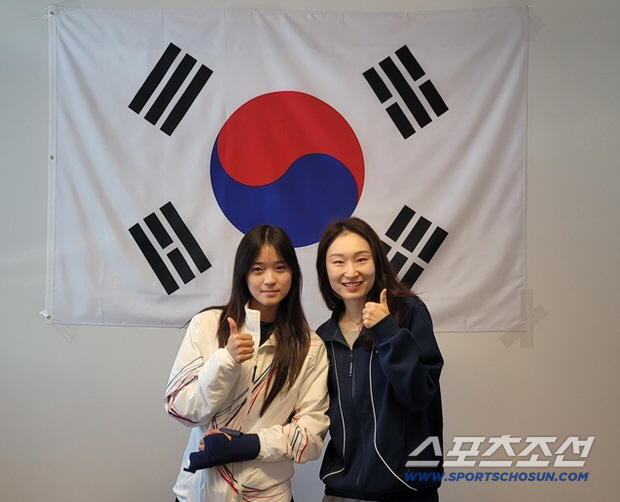 "최가온의 금빛 응원 통했다!"  '한솥밥 GOAT 선배' 최민정, 쇼트…