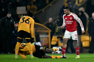 '이러다 또 뒤집히나, 펩이 웃겠다' 황희찬 결장 울버햄튼에 극장 동점골 헌납! 2-2로 또 비긴 아스널 불안한 선두.. 한 경기 덜 치른 맨시티와 승점 5점 차