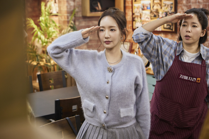 [공식] 박민영, '자매치킨' 두 번째 손님..이수지·정이랑과 케미 기대