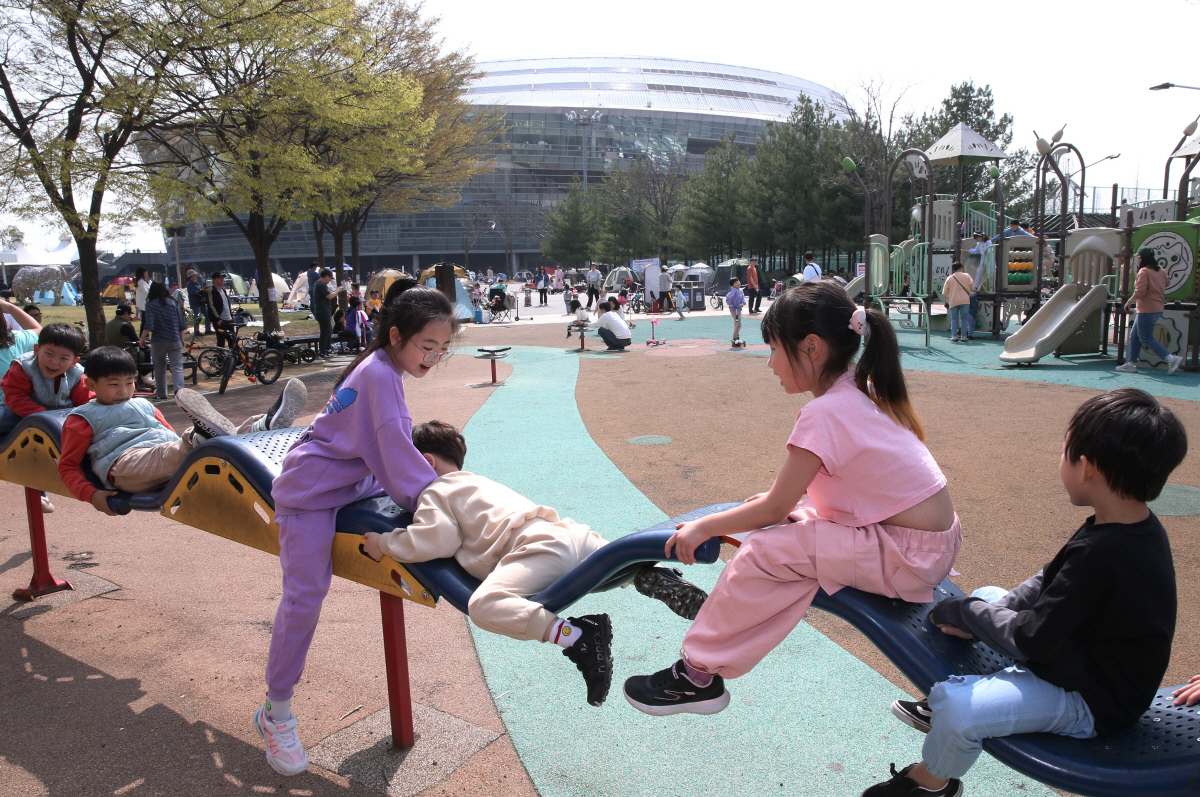 <경륜> 가족 나들이 명소로 변신하고 있는 광명스피돔