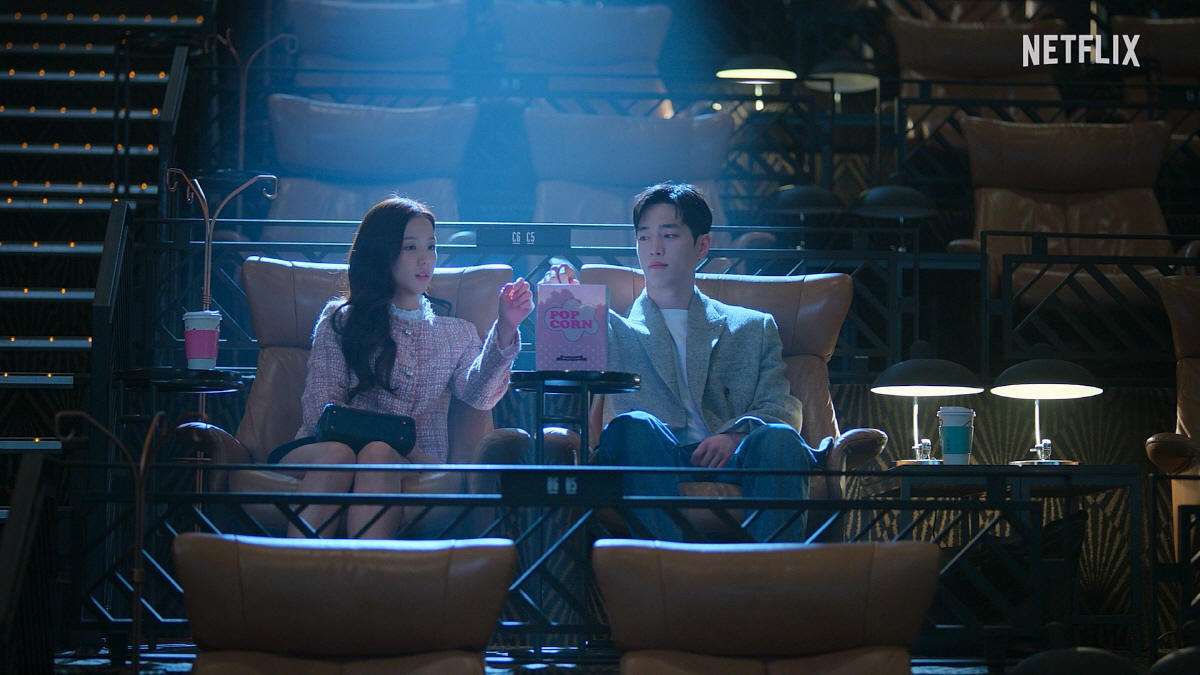 지수, 8다리 걸치고 로맨틱 데이트..서강준→이수혁과 핑크빛 예고('월간…