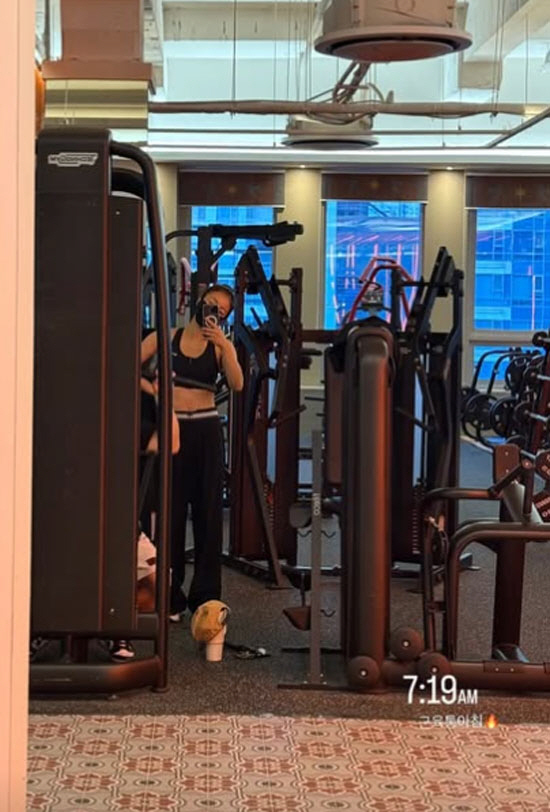 이시영, 이혼→둘째 출산 3개월 만에 '군살제로 복근'…"7시부터 지옥 …