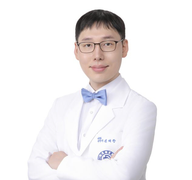 명절 뒤 극심한 복통, '급성췌장염'?…똑바로 누우면 통증 악화