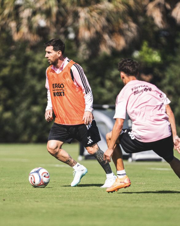 "특별한 기분..멋진 승리" 첫 경기서 1골-3도움+평점 10점 만점! …