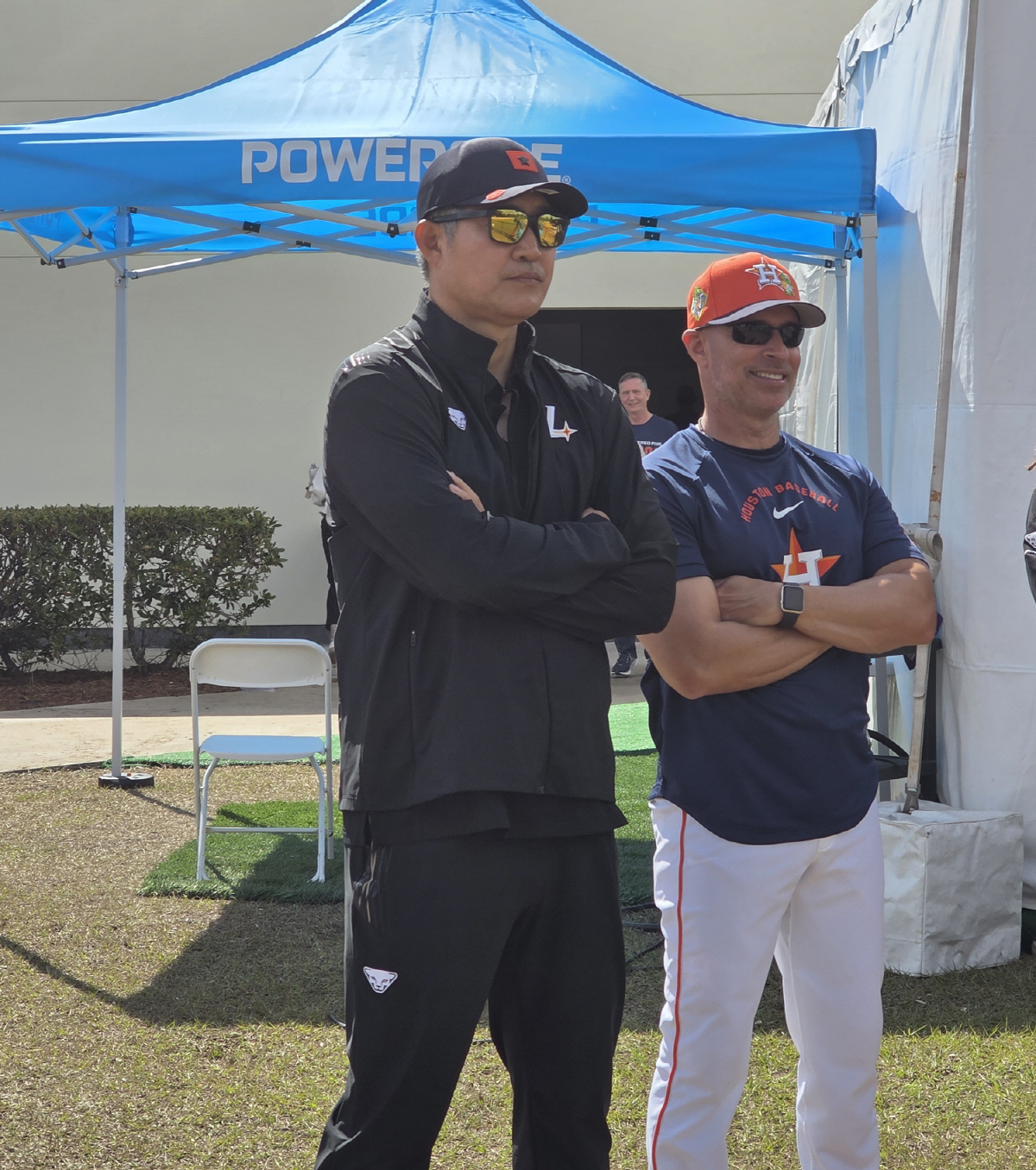 '감독님 왜 거기 계세요?' 추신수 찬스, 대체 왜 MLB 구단이 연락했…