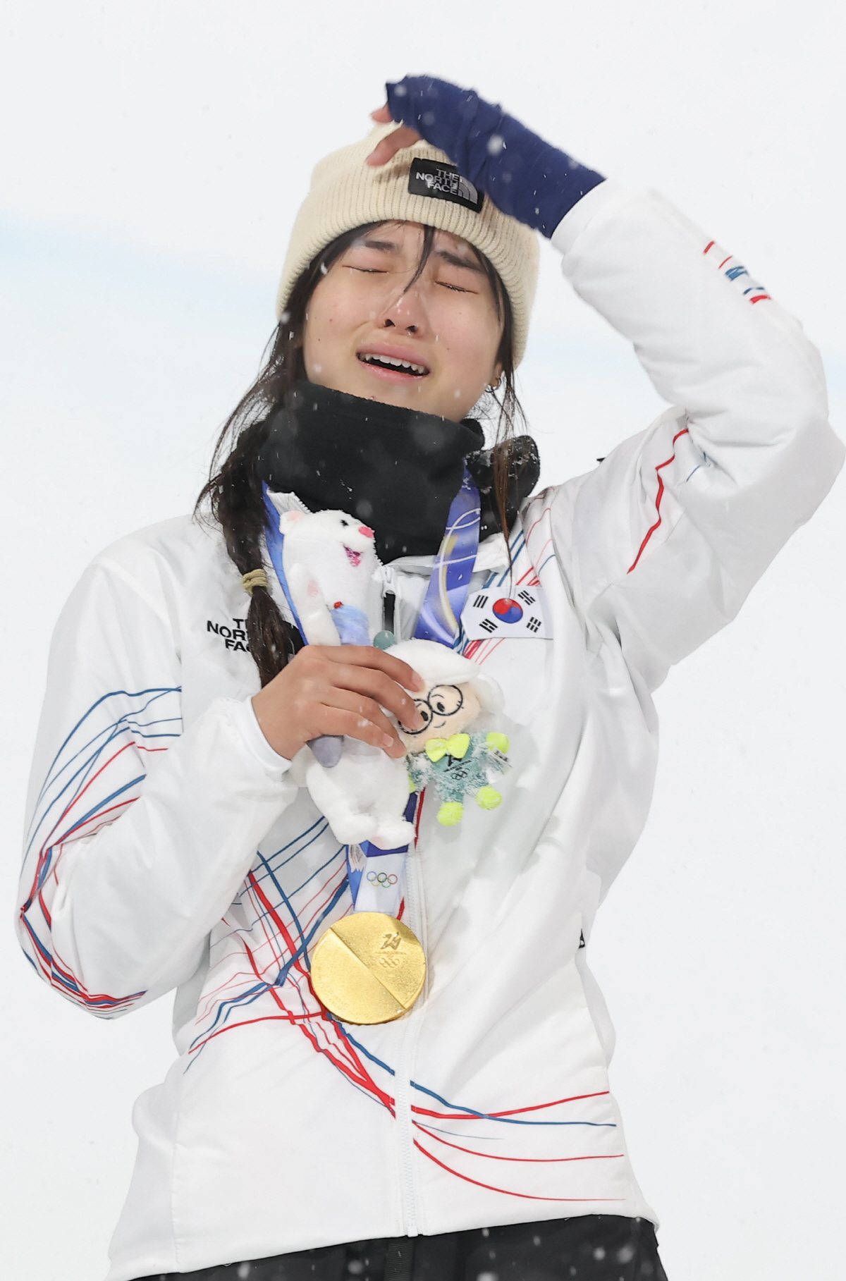 "어떻게 저 몸으로 금메달을" 최가온, 직접 밝혔다→3군데 골절…'천재소…