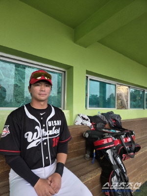 울산 벤치 구석에 'LG 가방이 덩그러니'.. LG 방출 → 울산 초대 캡틴. 김수인은 안다 왜 실패했는지