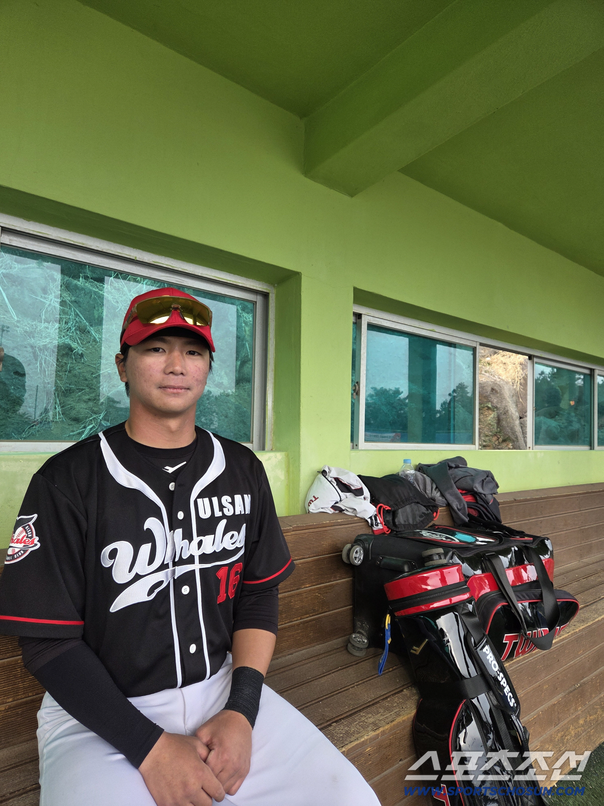 울산 벤치 구석에 'LG 가방이 덩그러니'.. LG 방출 → 울산 초대 …