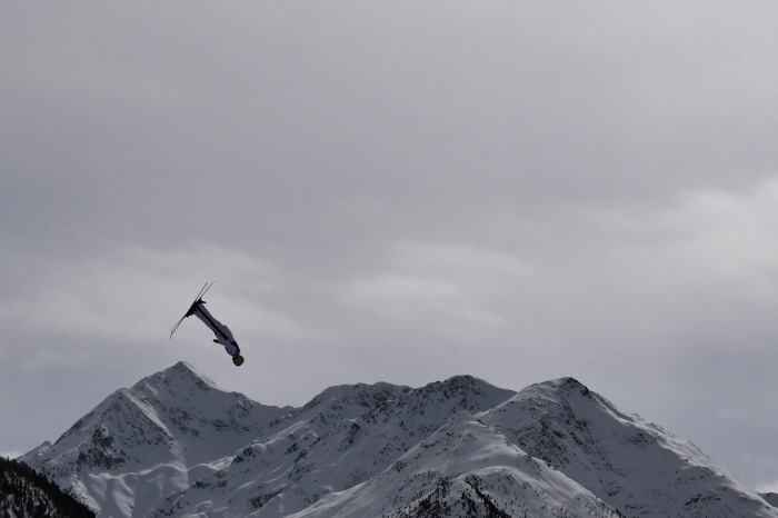 또 리비뇨 폭설입니다...이승훈-문희성 출전, 프리스타일 스키 하프파이프, 기상 문제로 20일로 연기[밀라노 현장]