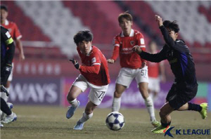 이호재 발끝이 나와서...포항, 감바에 합계 2-3 패배, ACL2 16강 탈락