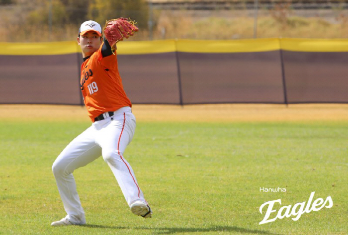 '레전드 극찬' 첫 캠프에 무실점 활약이라니…'119→39' 책임감 더해…