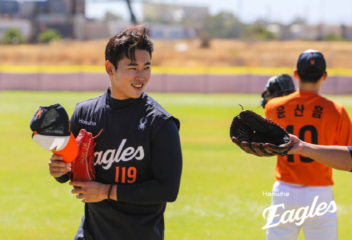 '레전드 극찬' 첫 캠프에 무실점 활약이라니…'119→39' 책임감 더해…