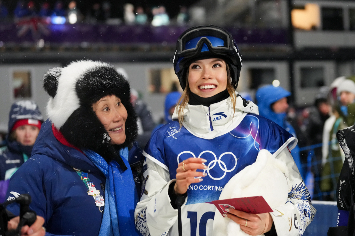 "호불호 갈린 '눈의 공주'" 美 배신하고 中 귀화 '스키 여신', 英 …