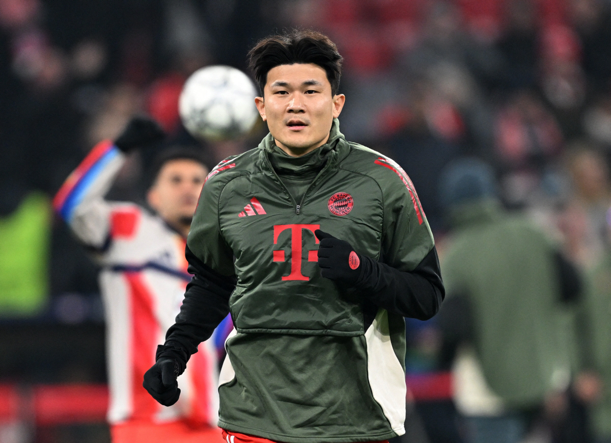 "韓 축구 초대박!" '괴물수비수' 김민재, 첼시→토트넘 링크 '진실'……