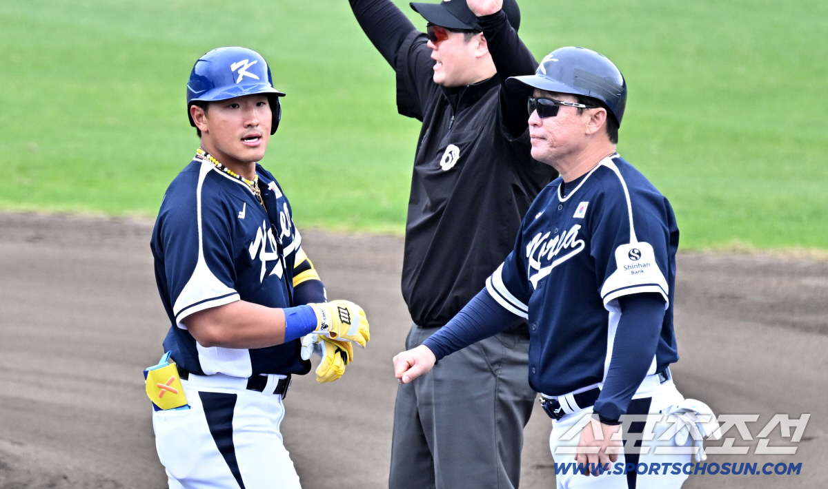 '살짝 친 줄 알았는데 홈런' 진짜 괴물도 놀랐다!...안현민 오키나와 …