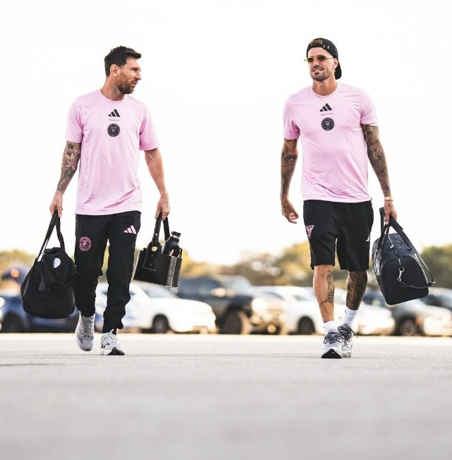 "올해는 메시가 우승하게 해줬지만 내년은 우리가 정상에 선다" 손흥민이 …