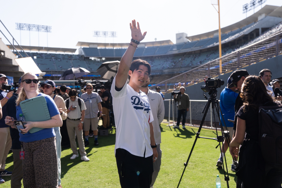 '팬 페이버릿'을 가만 놔두질 않네! "트레이드 해"→"주전 2루수야",…